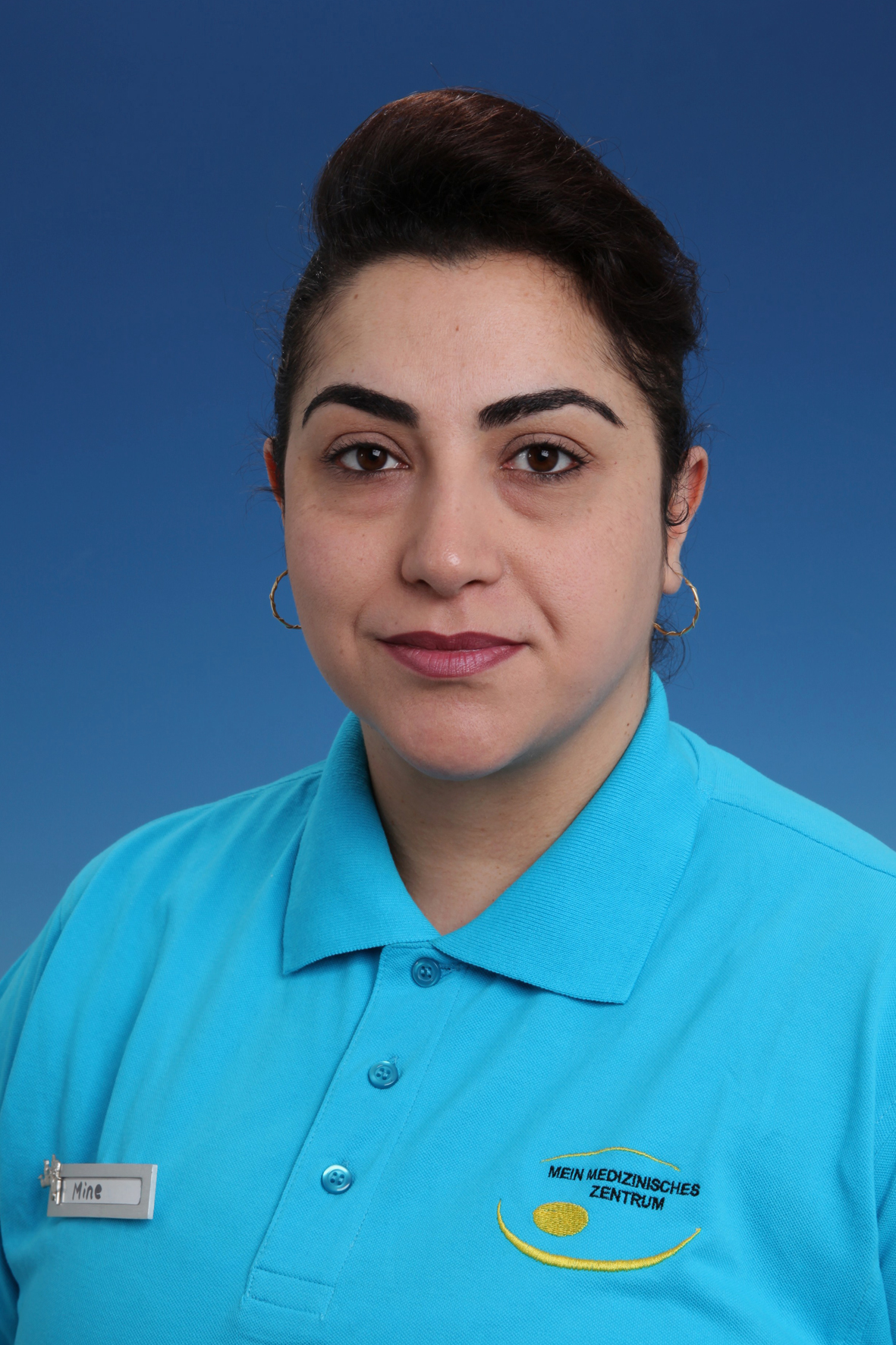 Münever Yakisikli. Münever Yakisikli.